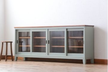 アンティーク家具　アンティークペイント　気泡ガラス入り!4枚扉のカウンターテーブル(2)