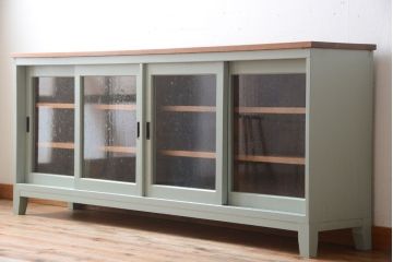 アンティーク家具　アンティークペイント　気泡ガラス入り!4枚扉のカウンターテーブル(2)