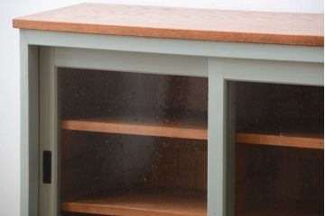 アンティーク家具　アンティークペイント　気泡ガラス入り!4枚扉のカウンターテーブル(2)