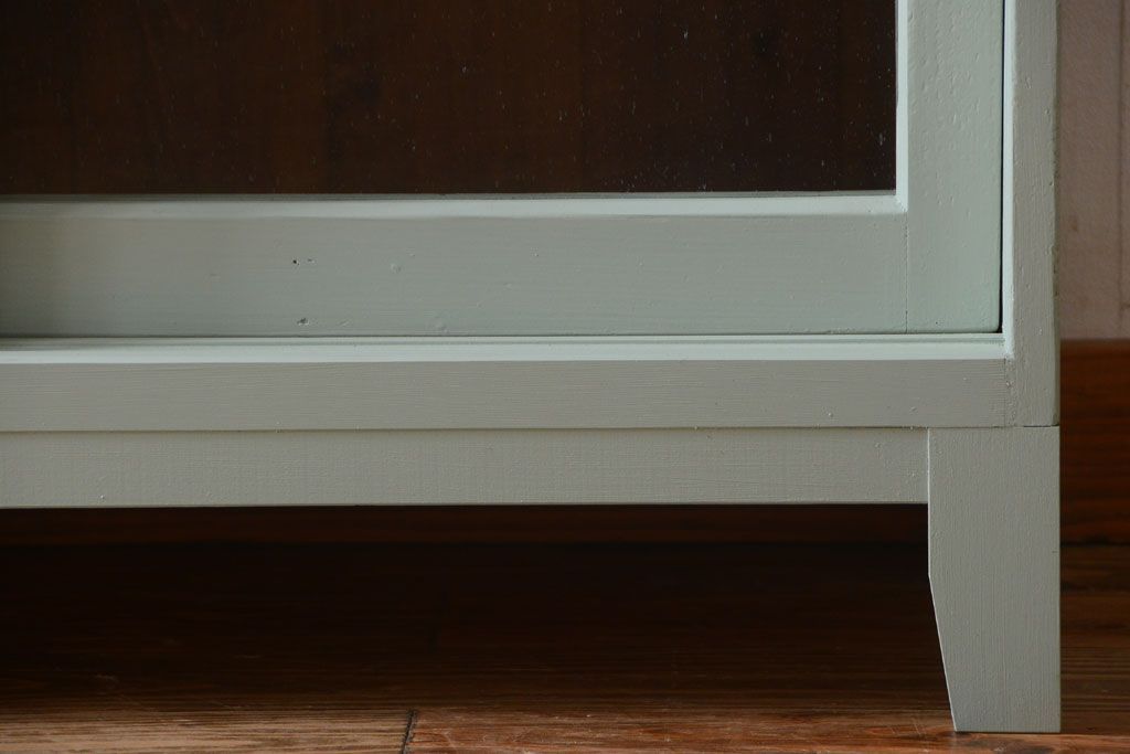 アンティーク家具　アンティークペイント　気泡ガラス入り!4枚扉のカウンターテーブル(2)