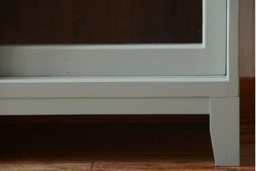 アンティーク家具　アンティークペイント　気泡ガラス入り!4枚扉のカウンターテーブル(2)