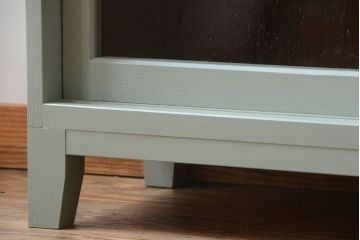 アンティーク家具　アンティークペイント　気泡ガラス入り!4枚扉のカウンターテーブル(2)