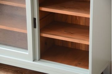 アンティーク家具　アンティークペイント　気泡ガラス入り!4枚扉のカウンターテーブル(2)