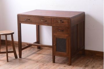 レトロ家具　和製アンティーク　ダイヤガラス入り!古いカバ材製のレトロな片袖机(勉強机・デスク)