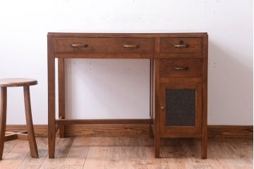 レトロ家具　和製アンティーク　ダイヤガラス入り!古いカバ材製のレトロな片袖机(勉強机・デスク)