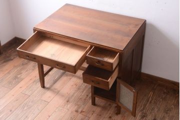 レトロ家具　和製アンティーク　ダイヤガラス入り!古いカバ材製のレトロな片袖机(勉強机・デスク)