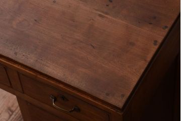 レトロ家具　和製アンティーク　ダイヤガラス入り!古いカバ材製のレトロな片袖机(勉強机・デスク)