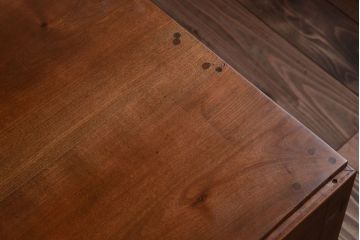 レトロ家具　和製アンティーク　ダイヤガラス入り!古いカバ材製のレトロな片袖机(勉強机・デスク)