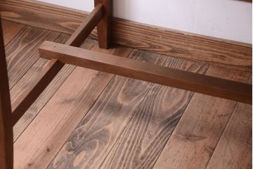 レトロ家具　和製アンティーク　ダイヤガラス入り!古いカバ材製のレトロな片袖机(勉強机・デスク)