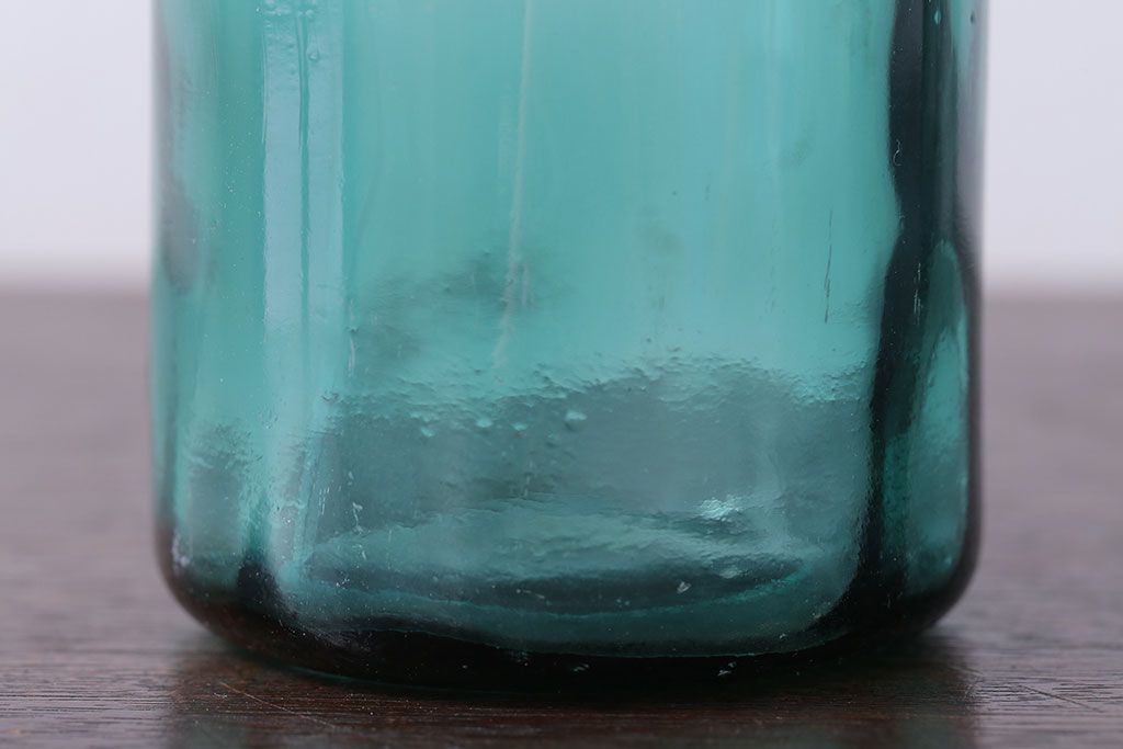 アンティーク雑貨　昭和レトロ　青色ガラス瓶4本セット(ビン)