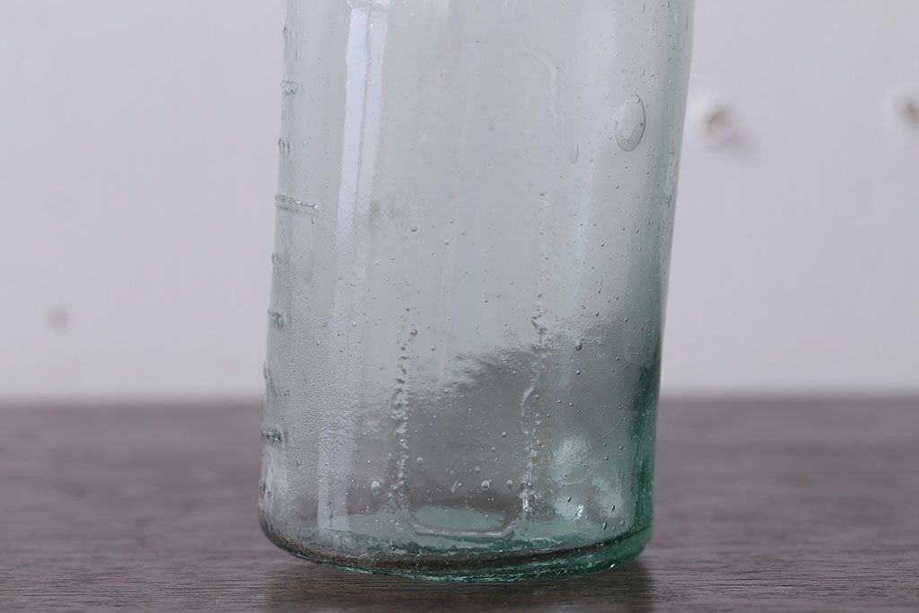 アンティーク雑貨　昭和レトロ　青色ガラス瓶4本セット(ビン)