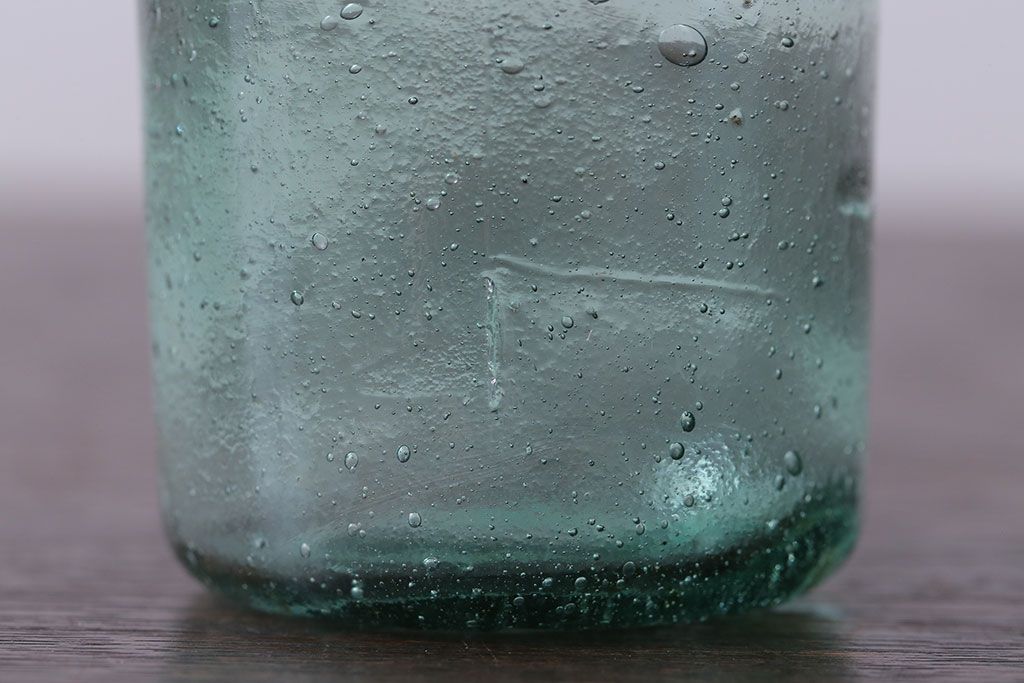 アンティーク雑貨　昭和レトロ　青色ガラス瓶4本セット(ビン)