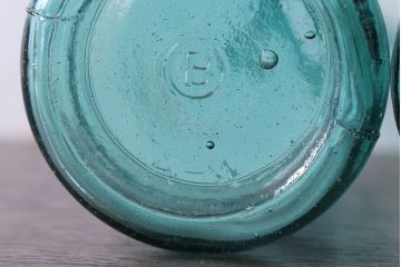 アンティーク雑貨　昭和レトロ　青色ガラス瓶4本セット(ビン)