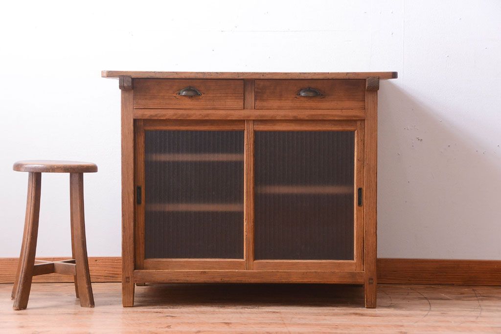 アンティーク家具　和製アンティーク　古い木味の銀モールガラス戸カウンターテーブル