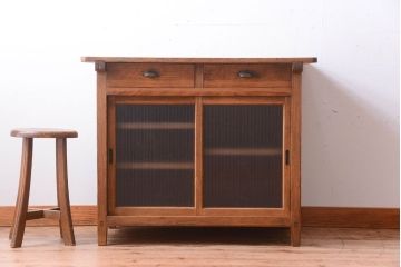 アンティーク家具　和製アンティーク　古い木味の銀モールガラス戸カウンターテーブル