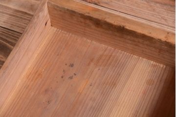 アンティーク家具　和製アンティーク　古い木味の銀モールガラス戸カウンターテーブル