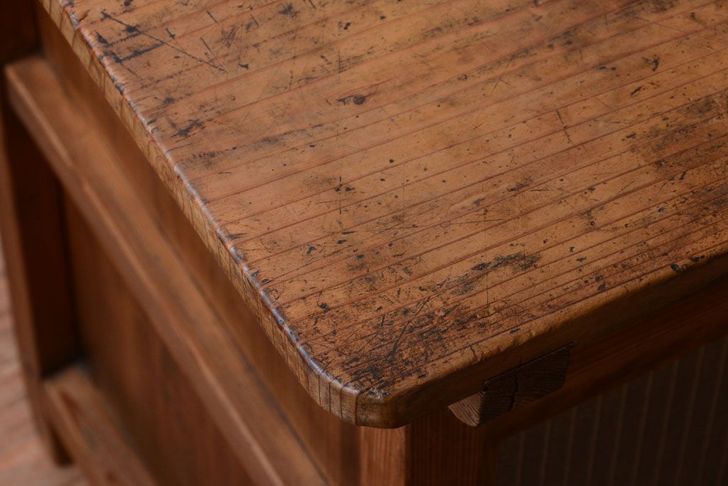 アンティーク家具　和製アンティーク　古い木味の銀モールガラス戸カウンターテーブル