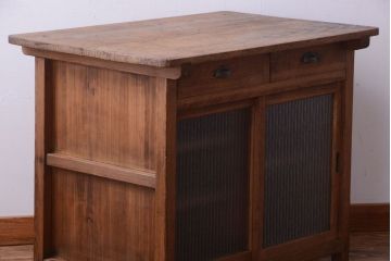 アンティーク家具　和製アンティーク　古い木味の銀モールガラス戸カウンターテーブル