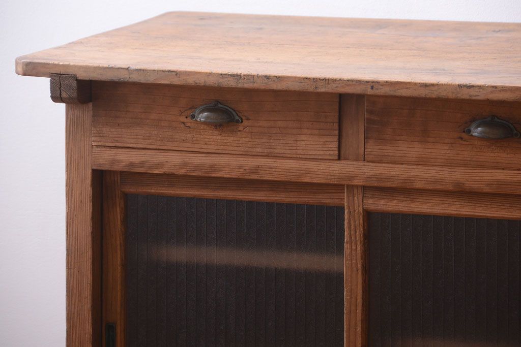 アンティーク家具　和製アンティーク　古い木味の銀モールガラス戸カウンターテーブル