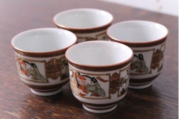 アンティーク雑貨　古民具・骨董　明治〜大正　九谷　上品な猪口(酒器)4客セット(2)