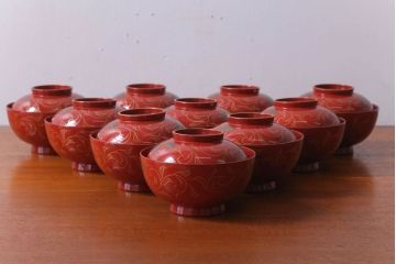 アンティーク雑貨　和製アンティーク　昭和十四年　輪島朱塗　桐蒔絵の木製椀10客(2)