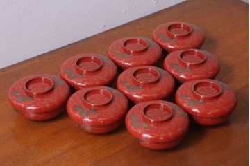 アンティーク雑貨　和製アンティーク　昭和十四年　輪島朱塗　桐蒔絵の木製椀9客