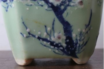 アンティーク雑貨　古民具・骨董　梅の図　小さな青磁植木鉢(八角型)