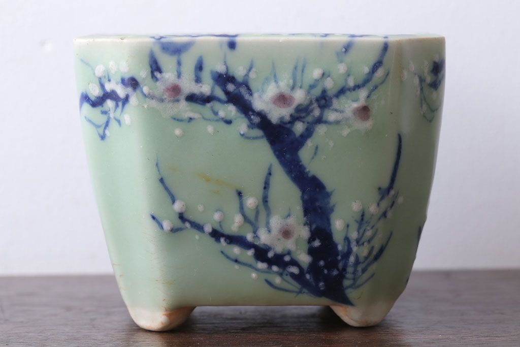 アンティーク雑貨　古民具・骨董　梅の図　小さな青磁植木鉢(八角型)