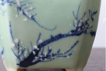 アンティーク雑貨　古民具・骨董　梅の図　小さな青磁植木鉢(八角型)