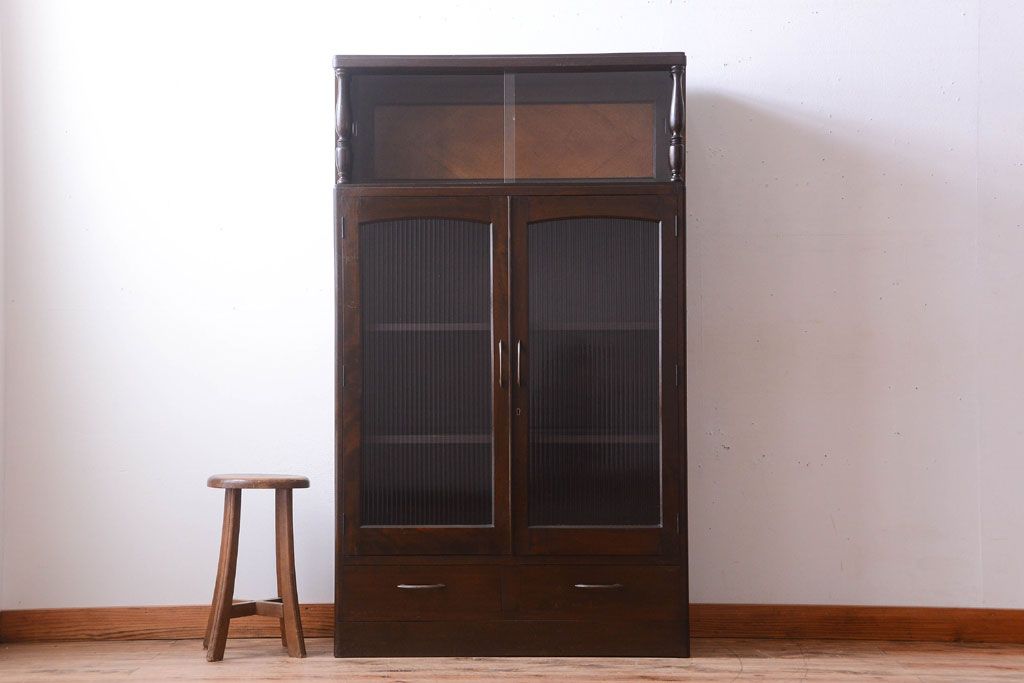 レトロ家具　和製アンティーク　モールガラス入り!大ぶりなレトロ本箱(ブックケース)