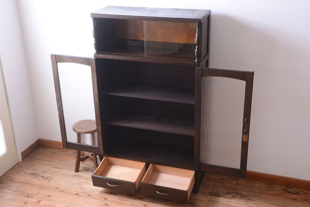 レトロ家具　和製アンティーク　モールガラス入り!大ぶりなレトロ本箱(ブックケース)