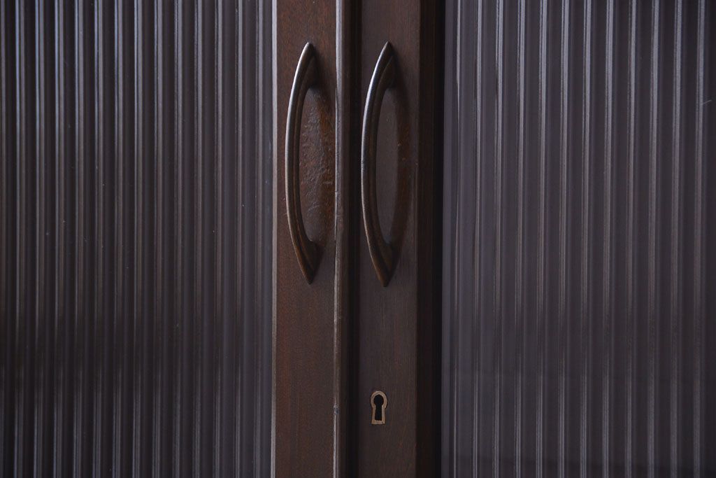 レトロ家具　和製アンティーク　モールガラス入り!大ぶりなレトロ本箱(ブックケース)