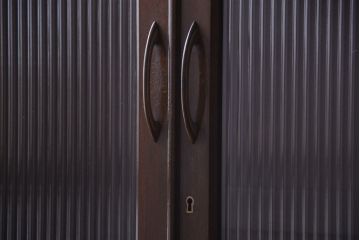 レトロ家具　和製アンティーク　モールガラス入り!大ぶりなレトロ本箱(ブックケース)