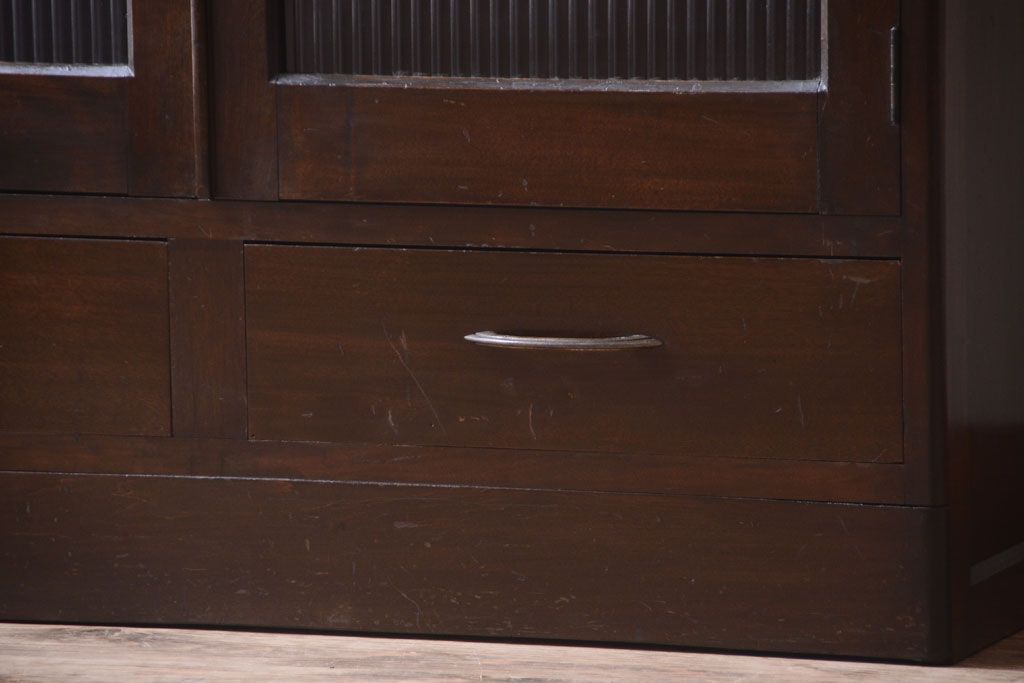 レトロ家具　和製アンティーク　モールガラス入り!大ぶりなレトロ本箱(ブックケース)