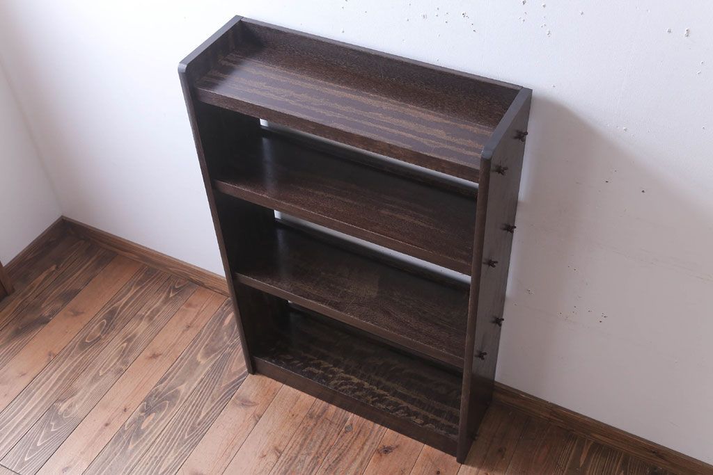 アンティーク家具　和製アンティーク　小振りでシンプルな古い木製の本棚
