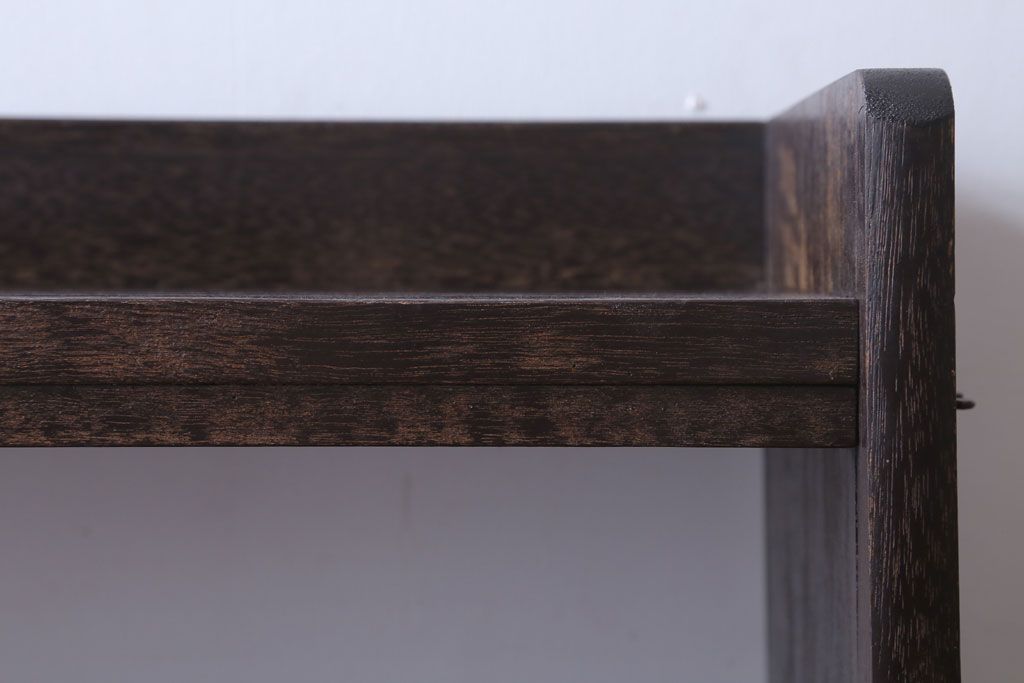 アンティーク家具　和製アンティーク　小振りでシンプルな古い木製の本棚