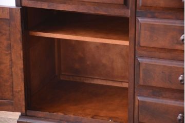 中古　北海道民芸家具　大きな食器棚(カップボード・キャビネット)