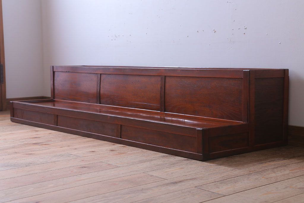 レトロ家具　昭和レトロ　古い木製の大型陳列台(陳列棚・飾り棚・飾り台)