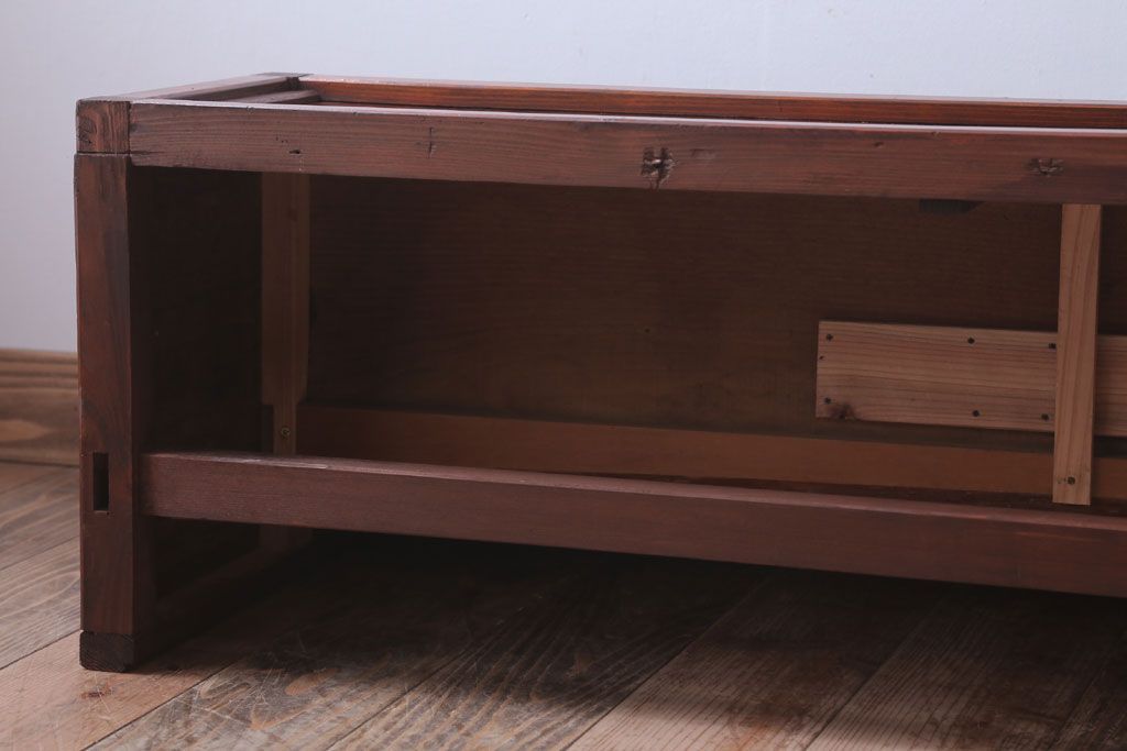 レトロ家具　昭和レトロ　古い木製の大型陳列台(陳列棚・飾り棚・飾り台)