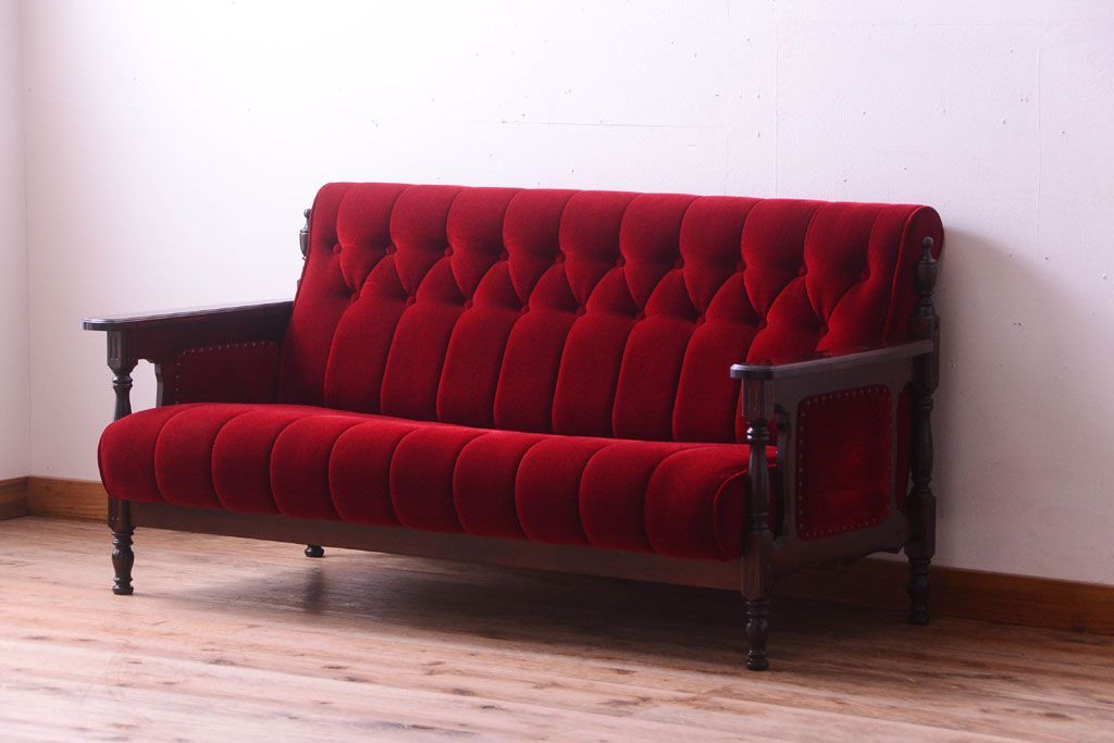 ヴィンテージ家具　ビンテージ　上品なデザイン!赤色布地の高級ソファ