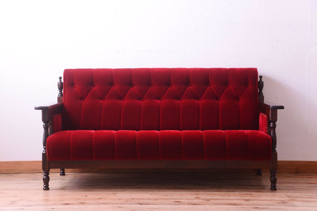 ヴィンテージ家具　ビンテージ　上品なデザイン!赤色布地の高級ソファ