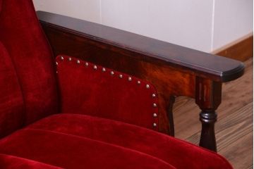 ヴィンテージ家具　ビンテージ　上品なデザイン!赤色布地の高級ソファ