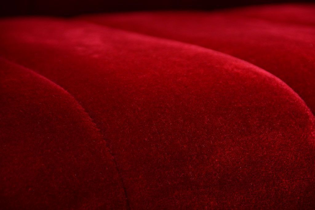 ヴィンテージ家具　ビンテージ　上品なデザイン!赤色布地の高級ソファ