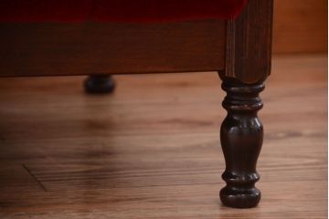 ヴィンテージ家具　ビンテージ　上品なデザイン!赤色布地の高級ソファ