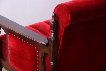 ヴィンテージ家具　ビンテージ　上品なデザイン!赤色布地の高級ソファ