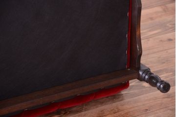 ヴィンテージ家具　ビンテージ　上品なデザイン!赤色布地の高級ソファ