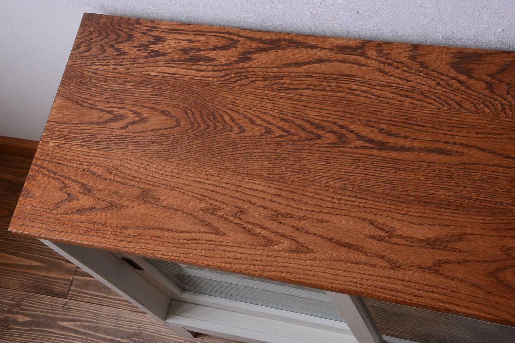 アンティーク家具　ペイント　モールガラス入り!4枚扉のカウンターテーブル