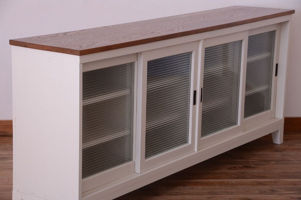 アンティーク家具　ペイント　モールガラス入り!4枚扉のカウンターテーブル