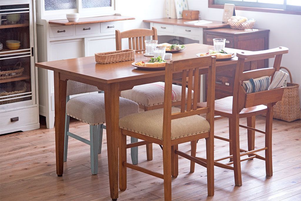 レトロ家具　昭和レトロ　ナラ材天板のアンティークダイニングテーブル