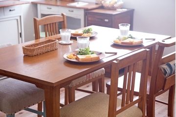 レトロ家具　昭和レトロ　ナラ材天板のアンティークダイニングテーブル